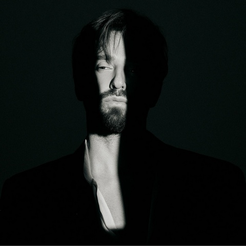 دانلود آهنگ Doğukan Medetoğlu به نام Sen Kal Dudağımda