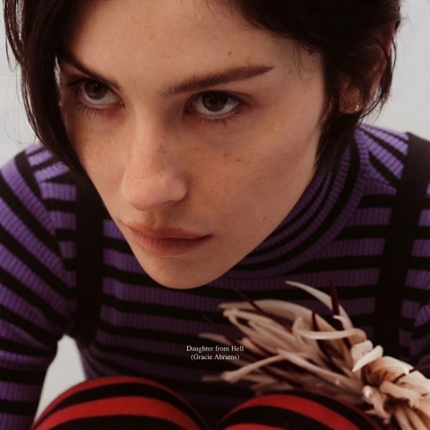 دانلود آهنگ Gracie Abrams به نام Hit the Wall