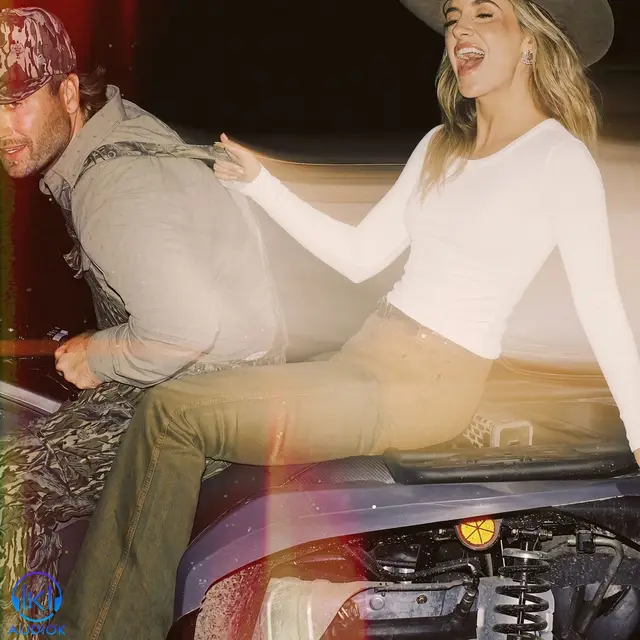 دانلود آهنگ Lainey Wilson به نام Kinda Love It